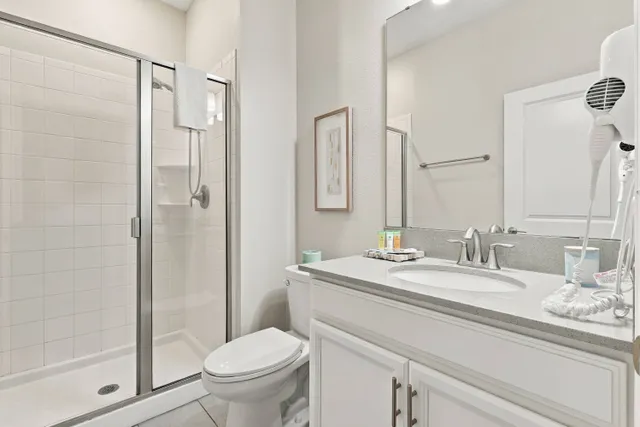 Banheiro do townhome de 4 quartos no Storey Lake Resort, Kissimmee