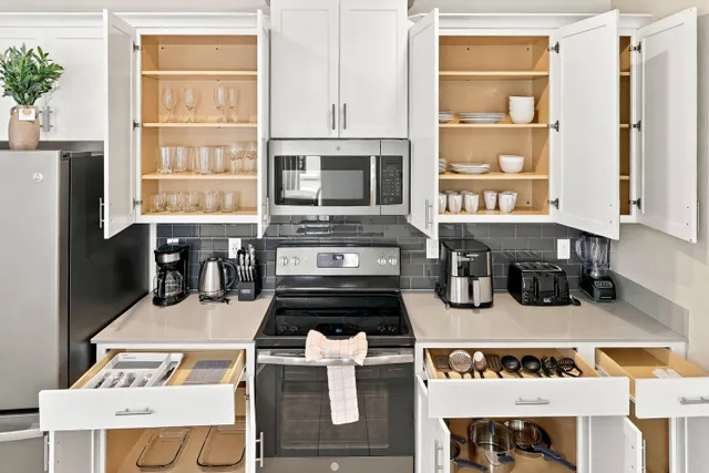Cozinha do townhome de 4 quartos no Storey Lake Resort, Kissimmee, ângulo 4