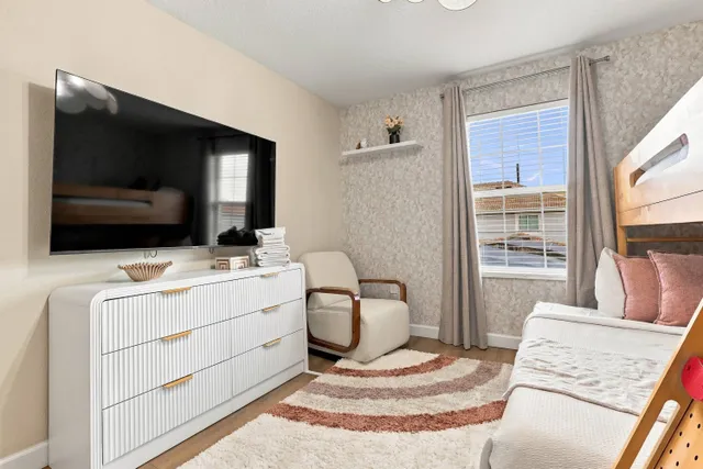 Quarto com beliche do townhome de 4 quartos no Storey Lake Resort, Kissimmee, ângulo 3