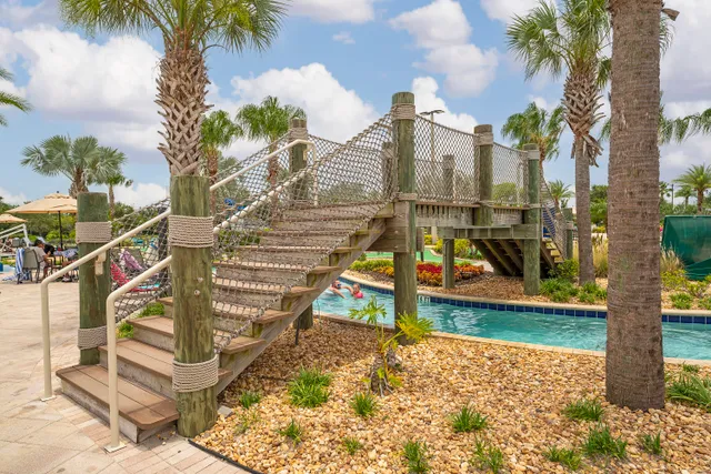 Rio lento do Storey Lake Resort, Kissimmee, ângulo 2