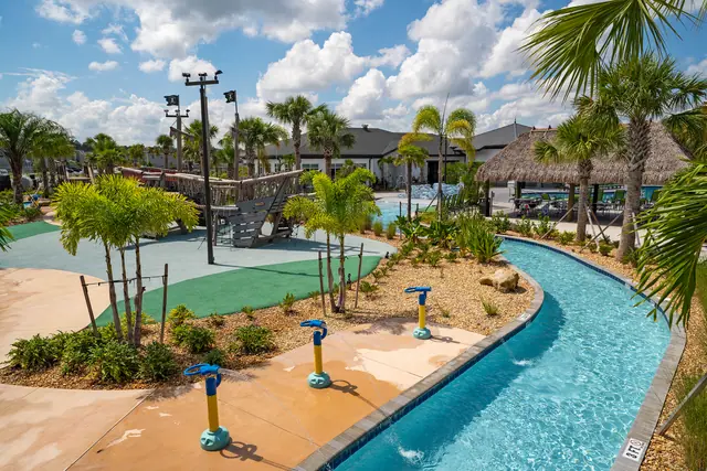 Rio lento do Storey Lake Resort, Kissimmee, Flórida